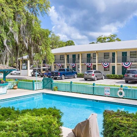 Steinhatchee River Inn And Marina Exterior photo