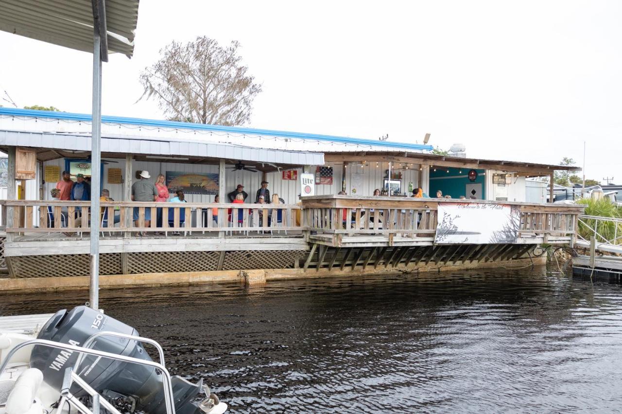 Steinhatchee River Inn And Marina Exterior photo