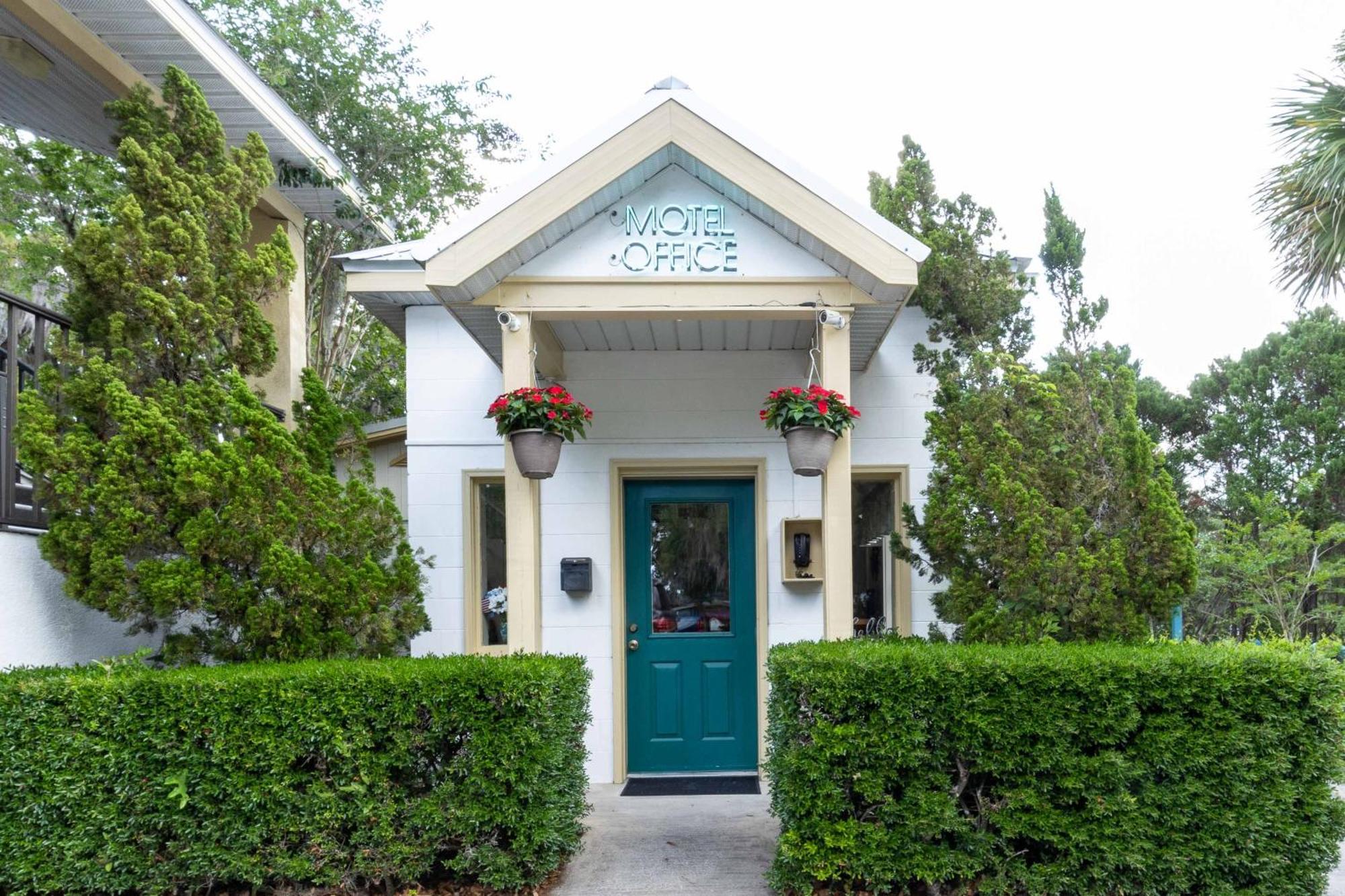 Steinhatchee River Inn And Marina Exterior photo