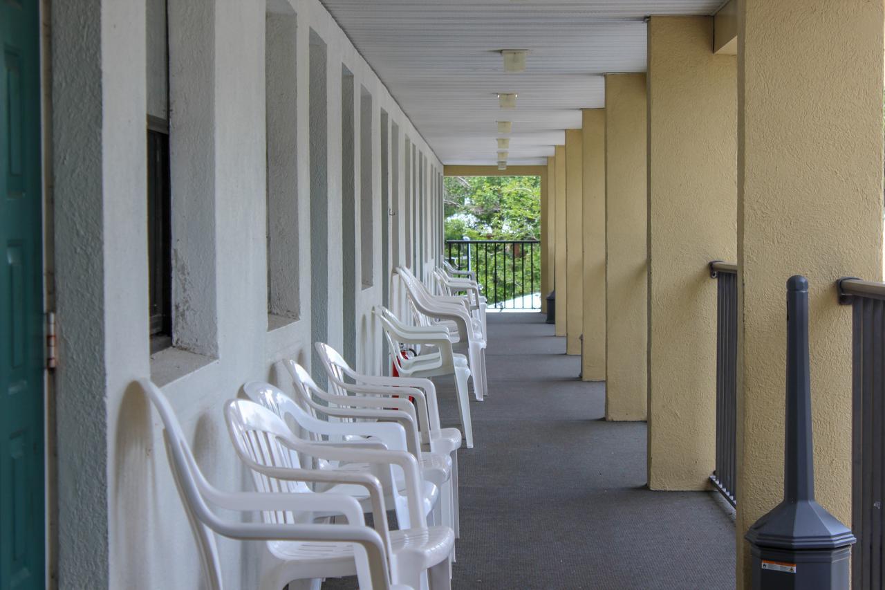 Steinhatchee River Inn And Marina Exterior photo