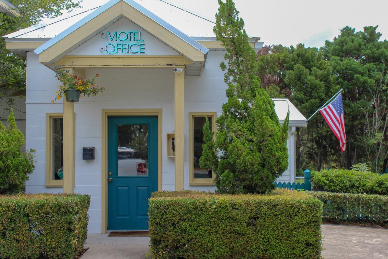 Steinhatchee River Inn And Marina Exterior photo