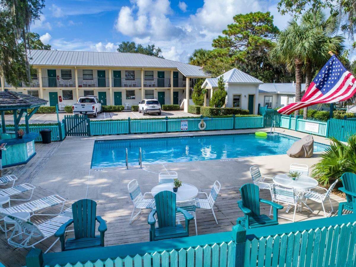 Steinhatchee River Inn And Marina Exterior photo