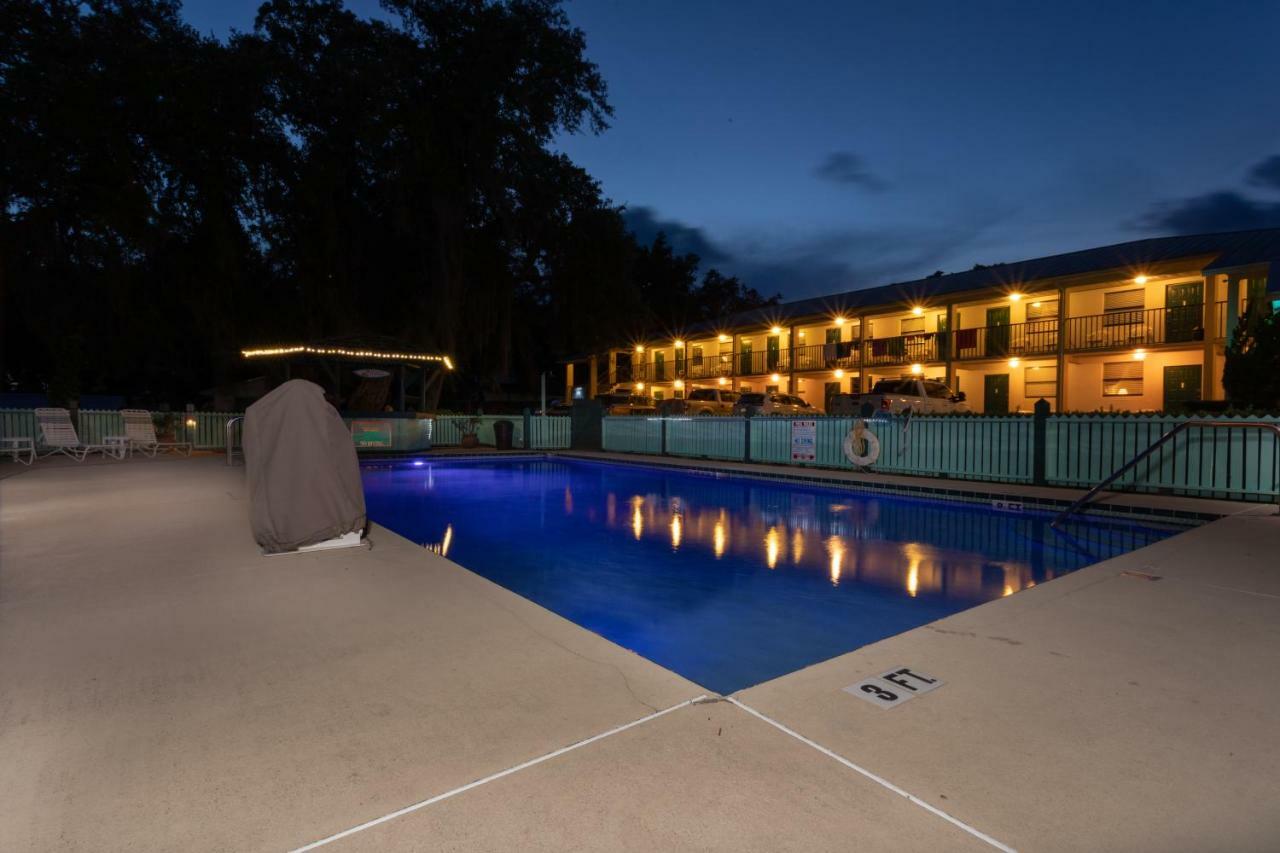 Steinhatchee River Inn And Marina Exterior photo