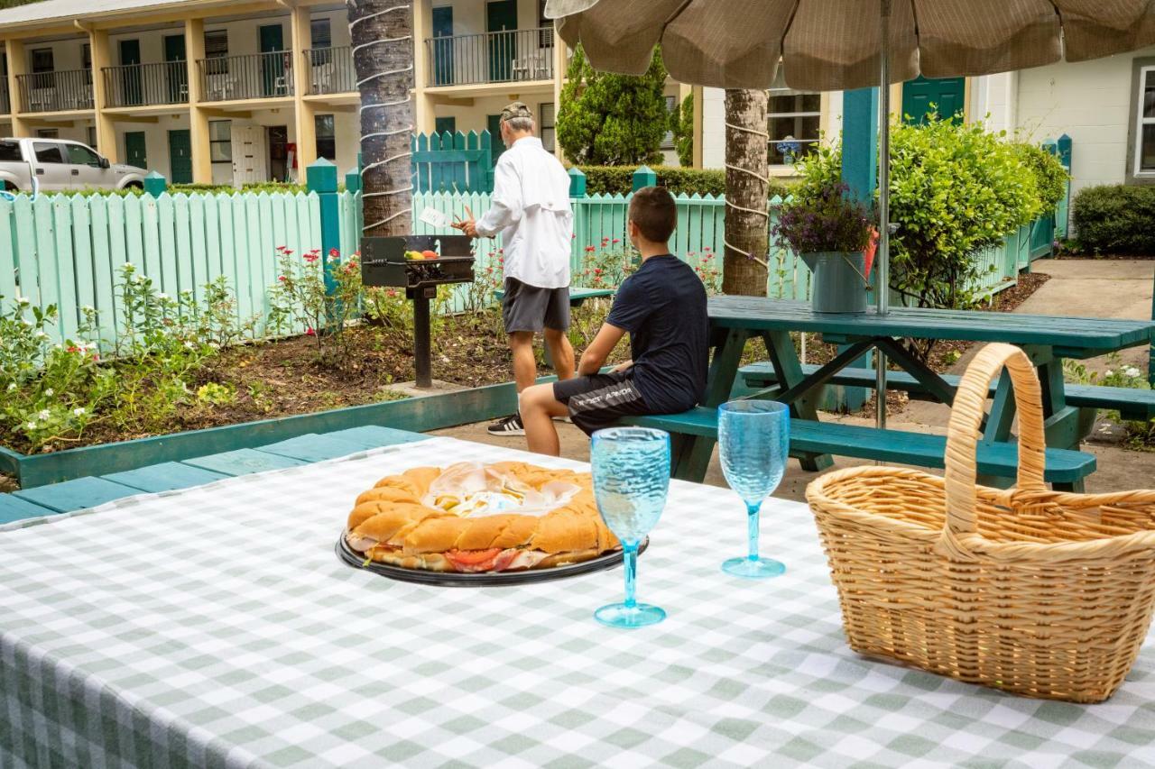 Steinhatchee River Inn And Marina Exterior photo