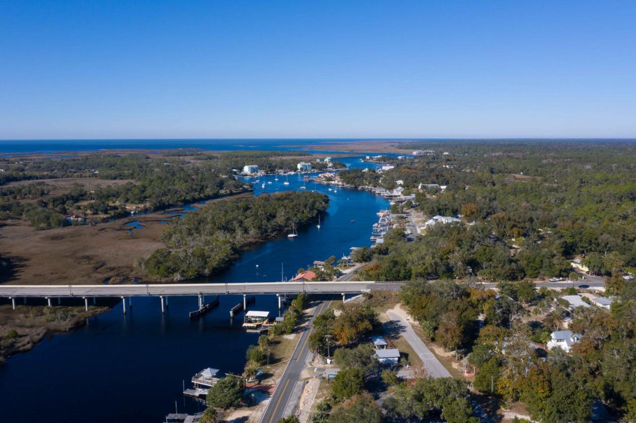 Steinhatchee River Inn And Marina Exterior photo